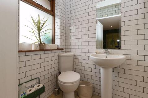 En-suite Shower