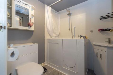 Annexe Shower Room