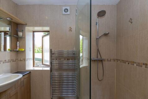 En-suite Shower