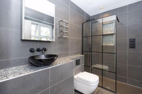 Bedroom 1 En-suite