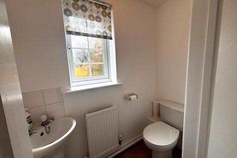 Cloakroom/wc