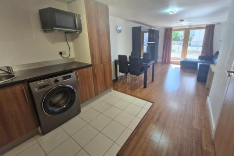 Lounge/Kitchen