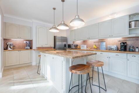 Kitchen 3.jpg