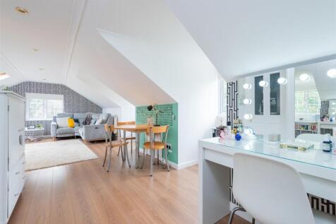 Bedroom 1 - image 2.jpg