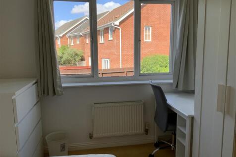 14 Bed 2.jpeg
