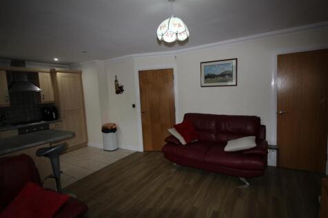 LOUNGE & KITCHEN AREA