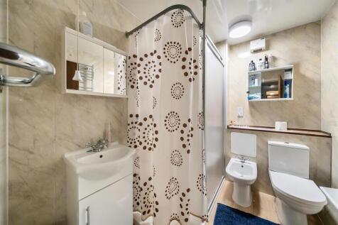 Bathroom.jpg