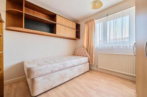 Bed 3.jpg