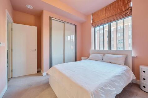 Bedroom 1.jpg