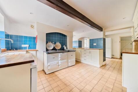 Kitchen 1.jpg
