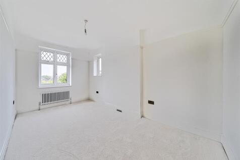 Bedroom .jpg