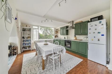 Kitchen 1.jpg