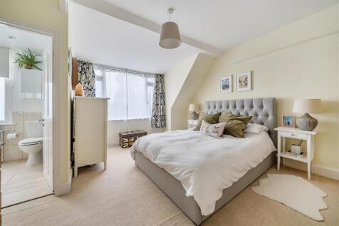 Master Bedroom .jpg