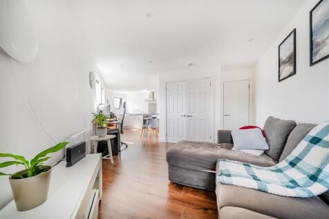 Living and dining Areas
