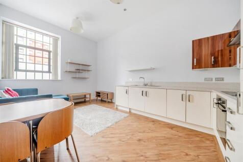 Kitchen 2.jpg