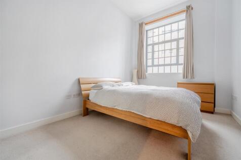 BEDROOM.jpg