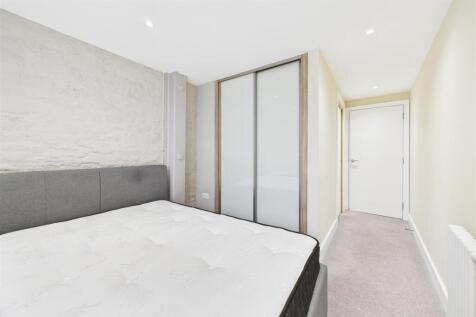 Master bedroom 2.jpg