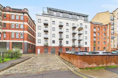 Building 3 (blue sky).jpg