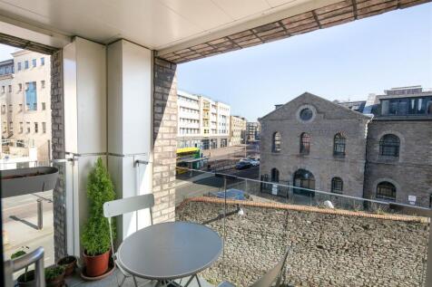 Apartment 15 New Retort House-Balcony.jpg