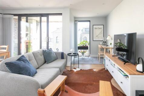 Apartment 15 New Retort House-living area 2.jpg