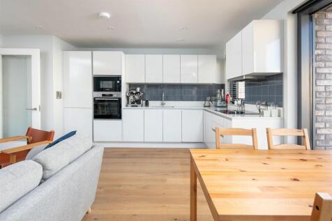 Apartment 15 New Retort House-Kitchen front.jpg