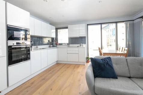 Apartment 15 New Retort House-Kitchen.jpg