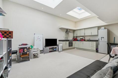 Reception/Kitchen