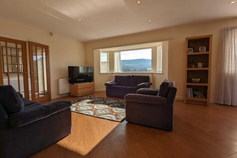 kitchen living room.jpg