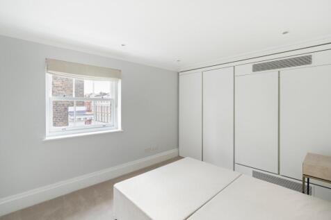 property in Kings Road, 
Chelsea, SW3