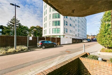 Kew Bridge Court