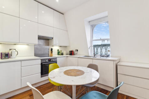 Kitchen / Dining