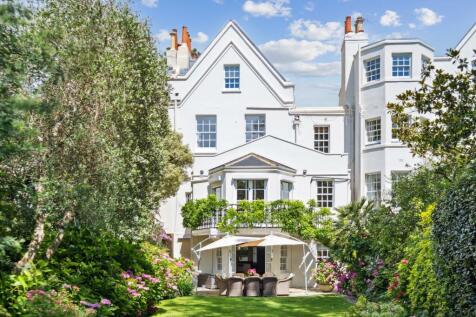 property in Addison Road, 
High Street Kensington, W14