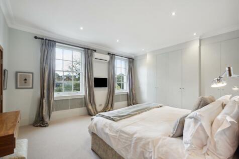 property in Addison Road, 
High Street Kensington, W14