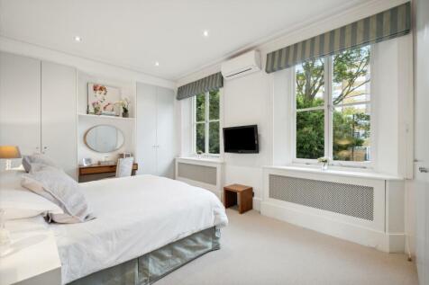 property in Addison Road, 
High Street Kensington, W14