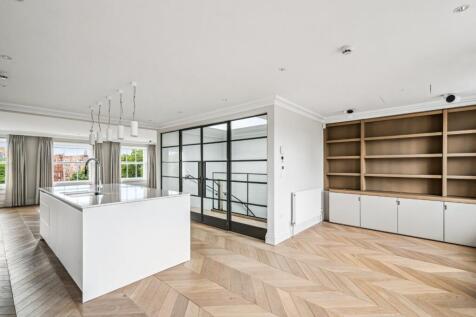 Reception/Kitchen