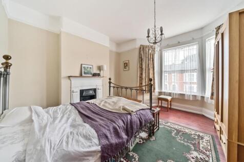 Bedroom1.jpg