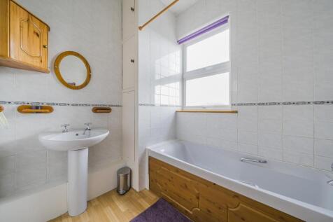 Bathroom.jpg