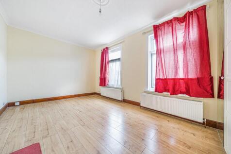Bedroom1.jpg