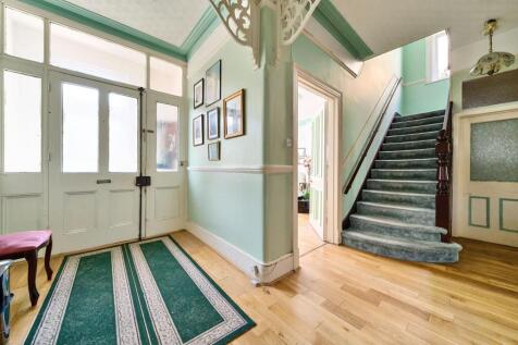 Hallway.jpg