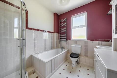 Bathroom.jpg