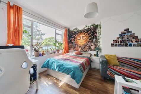 Front Reception / Bedroom