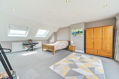 Loft Bedroom2.jpg
