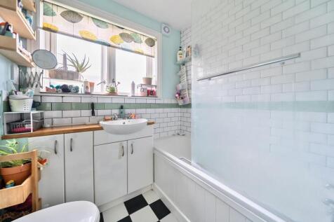 Bathroom.jpg