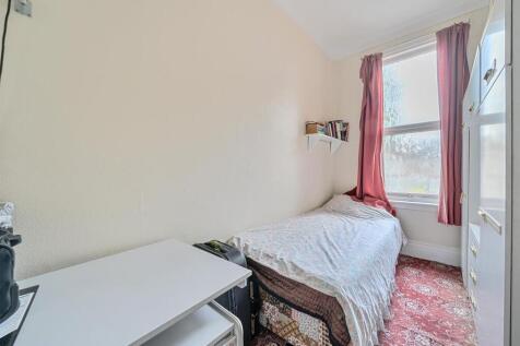 Bedroom 4.jpg