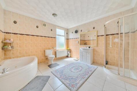 Bathroom.jpg
