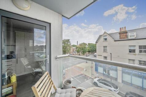 balcony2.jpg