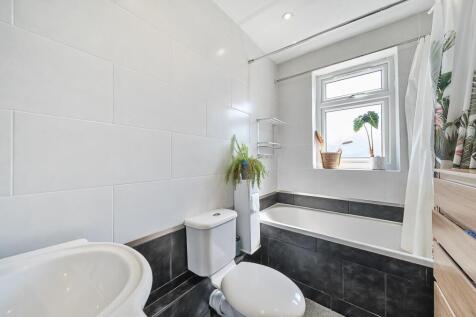 Bathroom.jpg