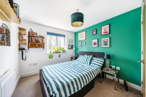 Bedroom a.jpg