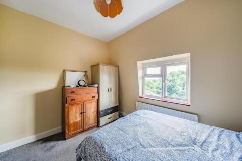 Bedroom 1a