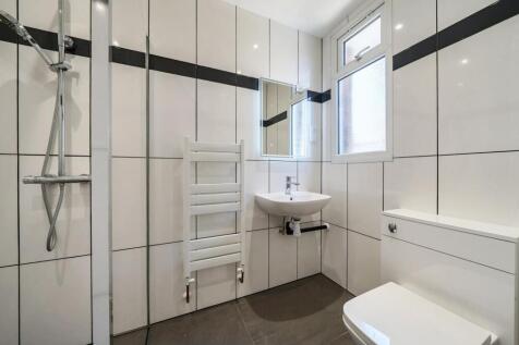 Shower Room.jpg